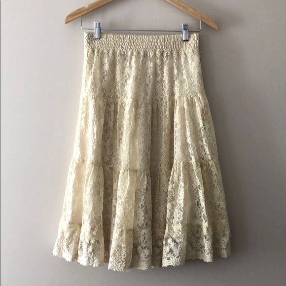 NWOT Beautiful lined lace skirt elastic waist - Picture 2 of 6